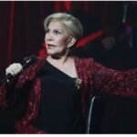 Këngëtarja e njohur greke Marinella është ndarë nga jeta në moshën 87 vjeç , pasi luftoi me pasojat e një goditjeje të rëndë në tru që pësoi në skenën e Herodionit  në shtator 2024.