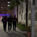 Lëvizte me pistoletë në Vlorë, arrestohet 21-vjeçari