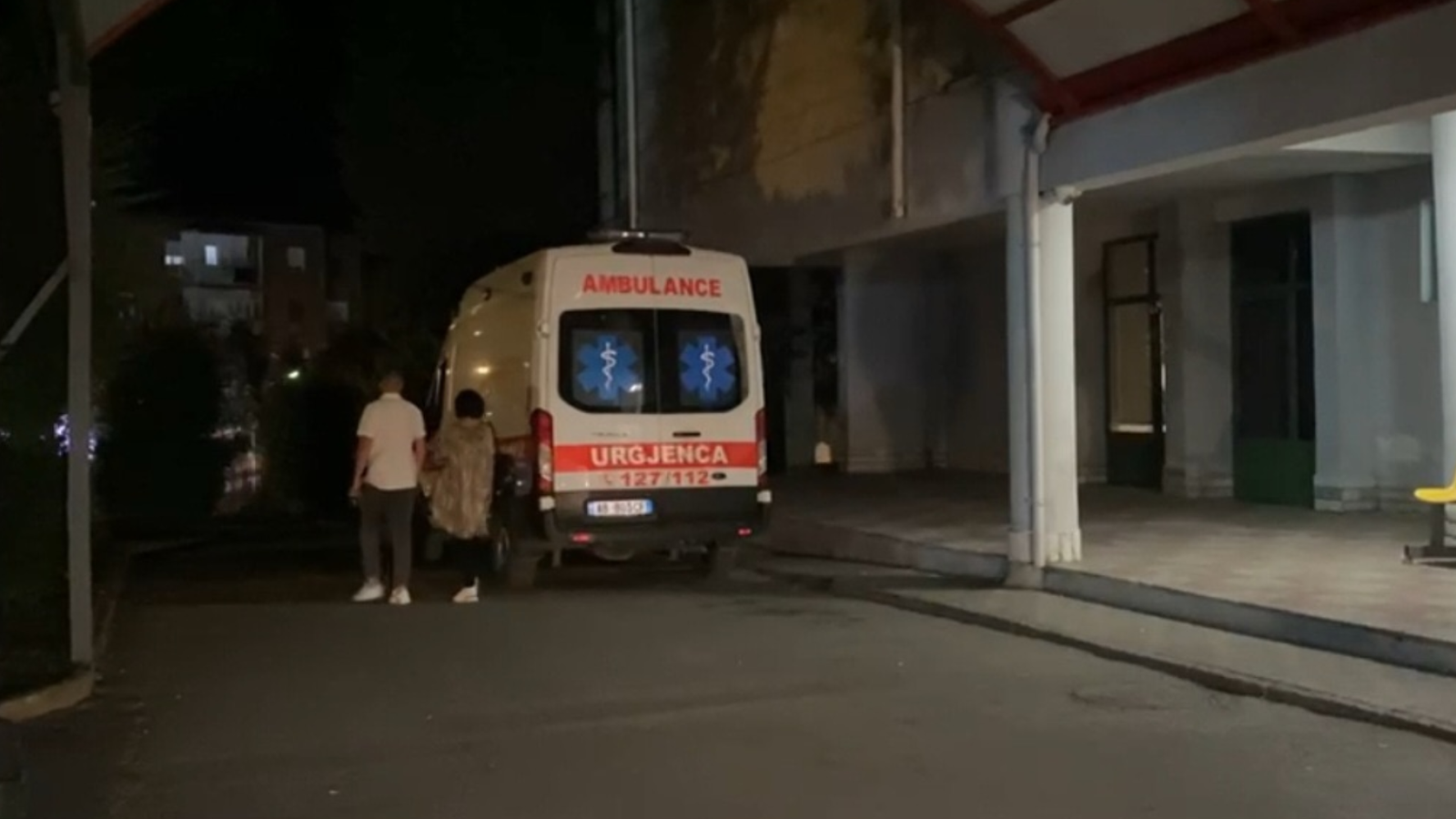 17-vjeçarja dërgohet në spital në Korçë, dyshohet se konsumoi sasi të madhe ilaçesh