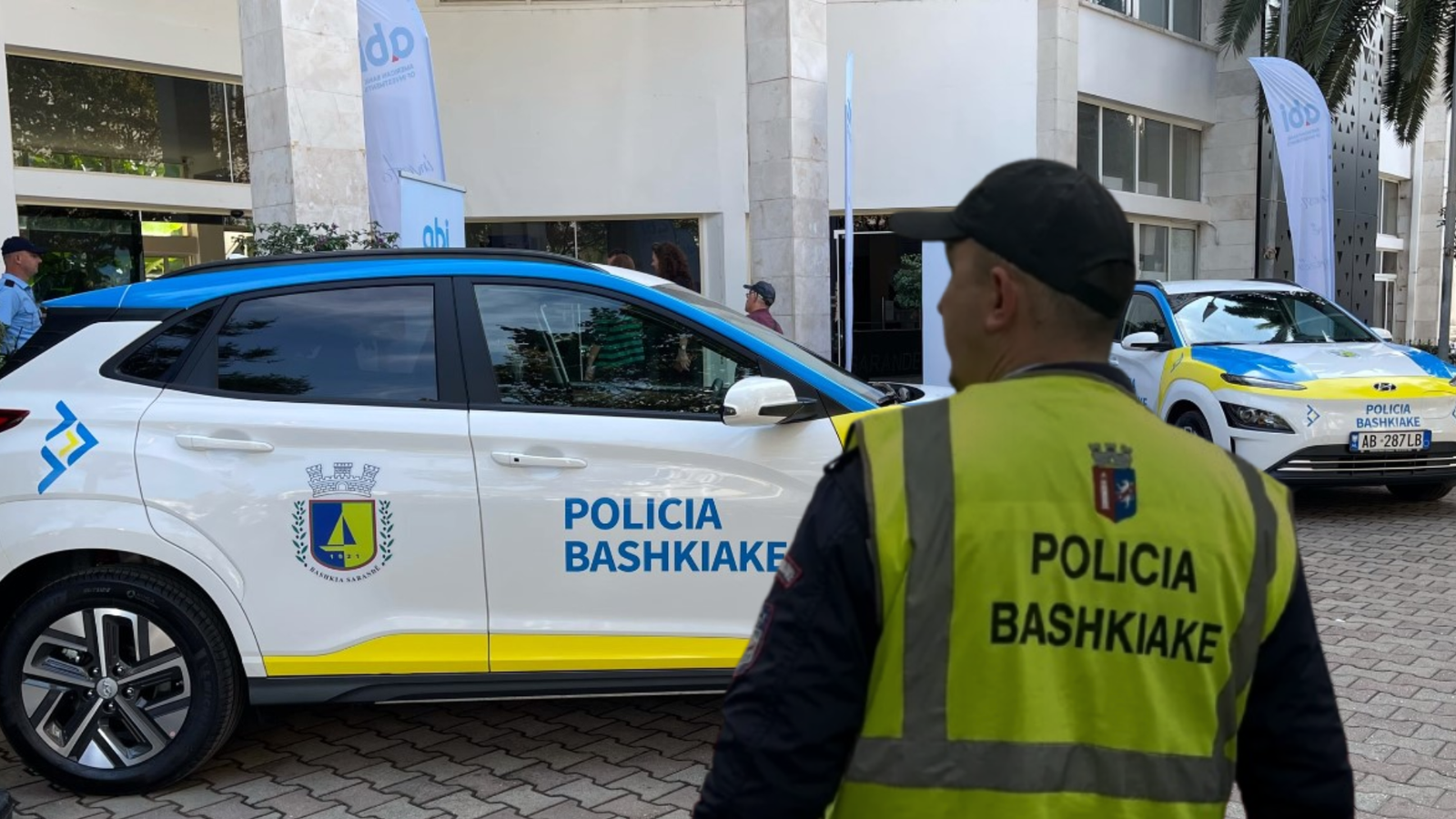 Goditi eprorin në ambientet e punës, procedohet punonjësi i Policisë Bashkiake në Tiranë