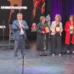 300 mësues në ceremoninë gala “Drita që nuk shuhet”, Bashkia Fier nderon figurën e mësuesit