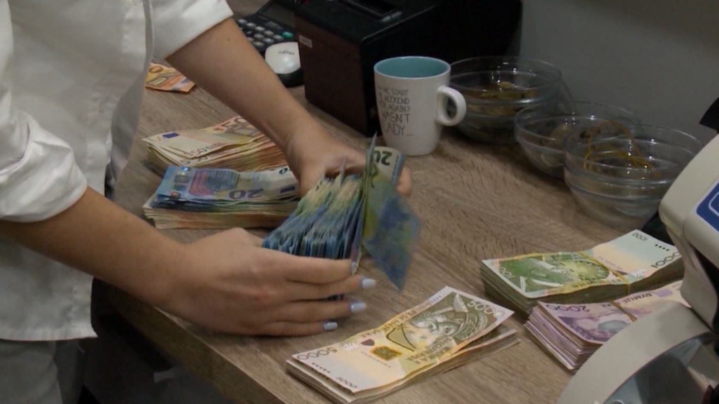 Qeveria miraton kompensimin për bizneset pas rritjes së pagës minimale, mbulim i sigurimeve për 9 muaj