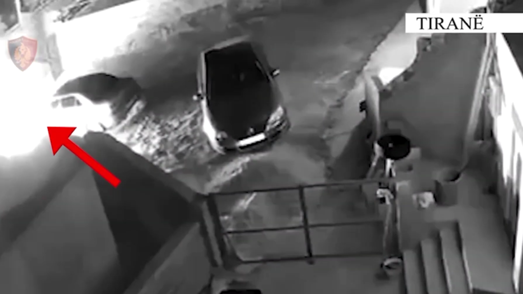 Djegia e makinës së 26-vjeçares në rrugën “Theodhori Bej”, arrestohet 28-vjeçari i dyshuar