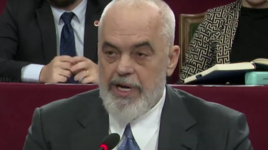 Rama: Balluku do të vijojë të drejtojë Fierin, nuk e shpall as hero as të pafajshme Rama: Balluku do të vijojë të drejtojë Fierin, nuk e shpall as hero as të pafajshme