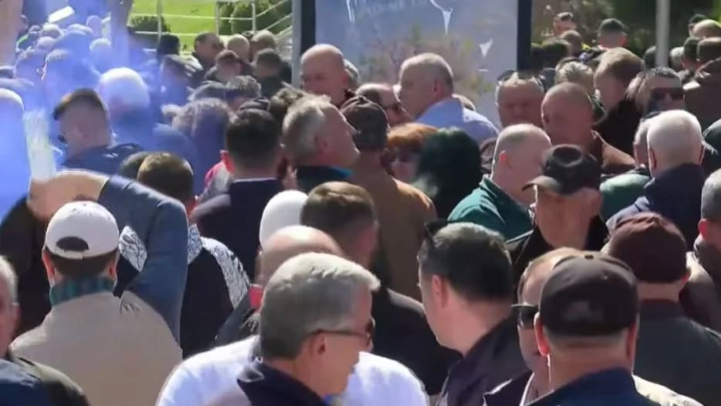 Nis shpërndarja e protestuesve, Berisha: Faleminderit që erdhët, do vazhdojmë kryengritjen tonë paqësore