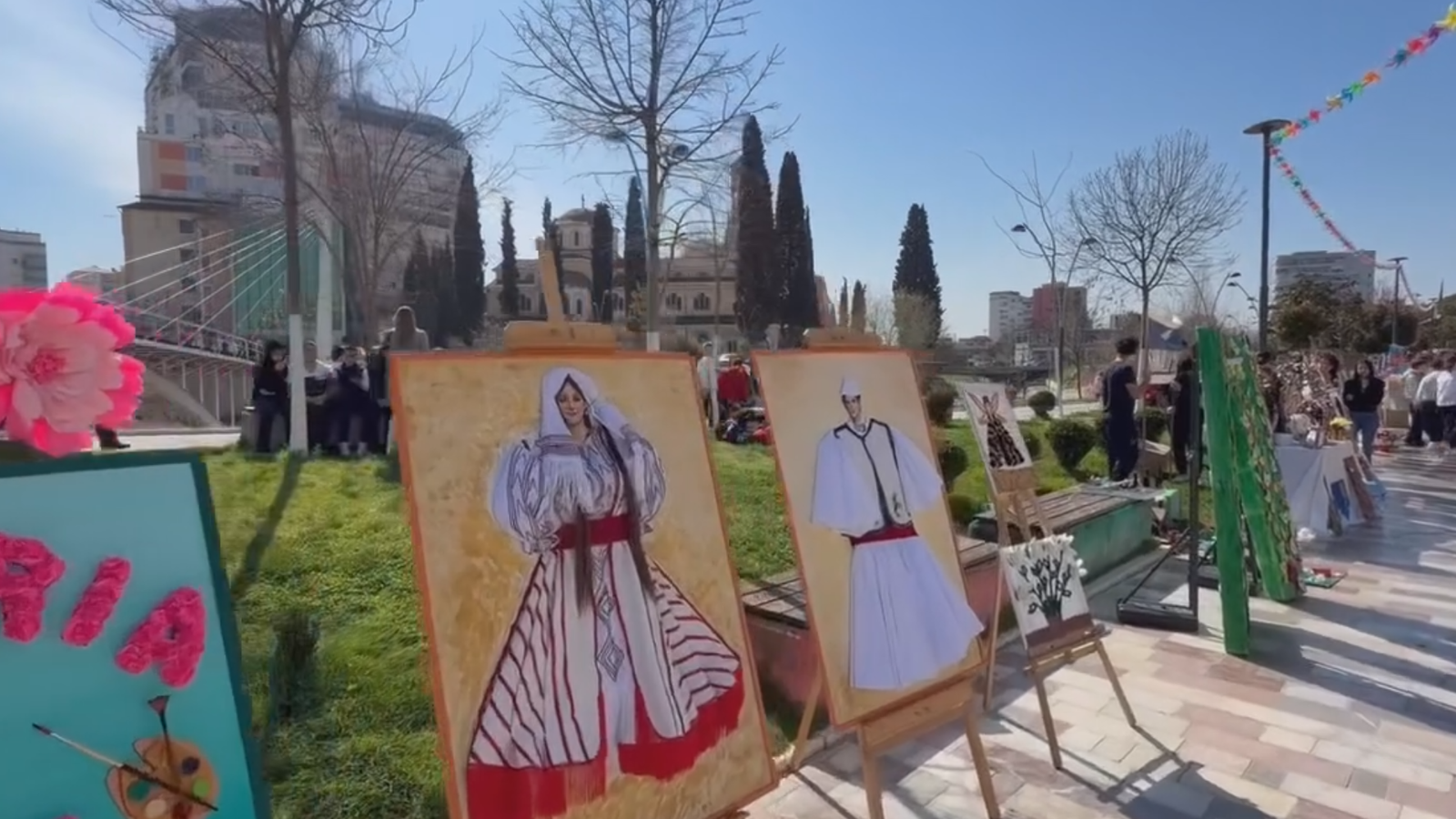 Fëmijët në Fier festojnë Ditën e Verës me art dhe ngjyra