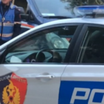 Braktisi foshnjën disa muajshe, shpallet në kërkim 40 vjeçarja në Korçë