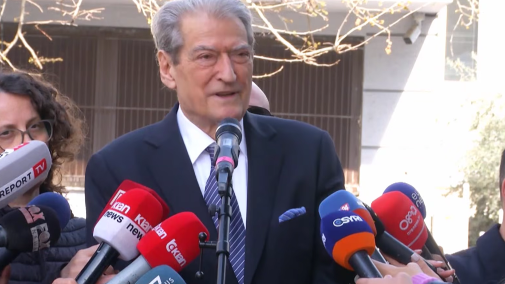 “Rama mbrojti Ballukun për të fshehur vjedhjet”, Berisha: I mbylli Shqipërisë derën e BE “Rama mbrojti Ballukun për të fshehur vjedhjet”, Berisha: I mbylli Shqipërisë derën e BE