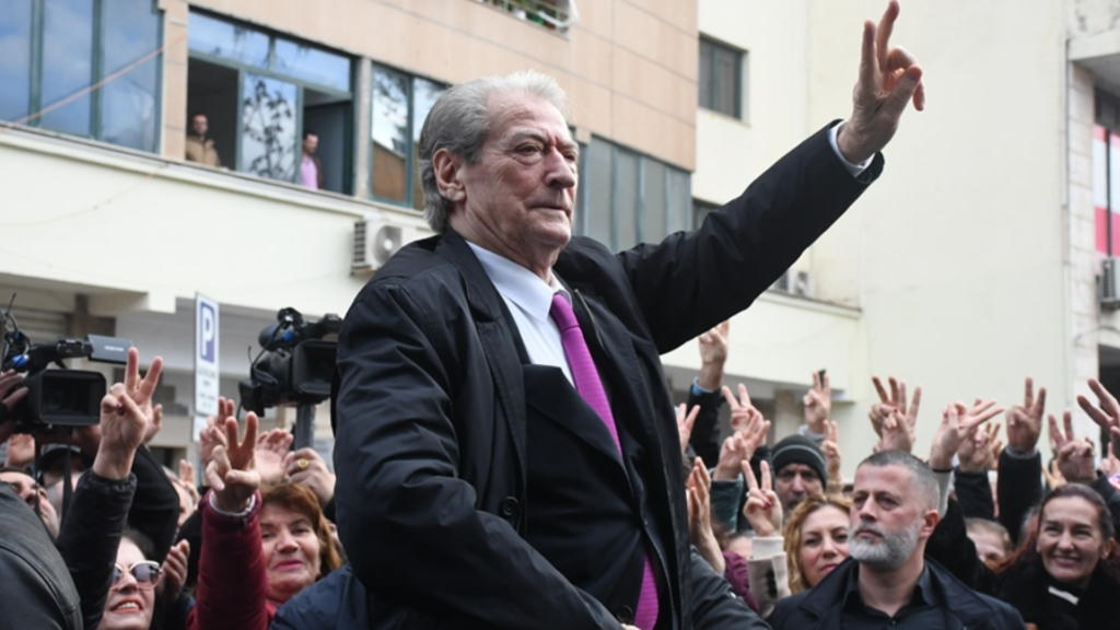 Berisha thirrje për protestën e 22 marsit: Qytetarët të vërshojnë drejt Tiranës Berisha thirrje për protestën e 22 marsit: Qytetarët të vërshojnë drejt Tiranës