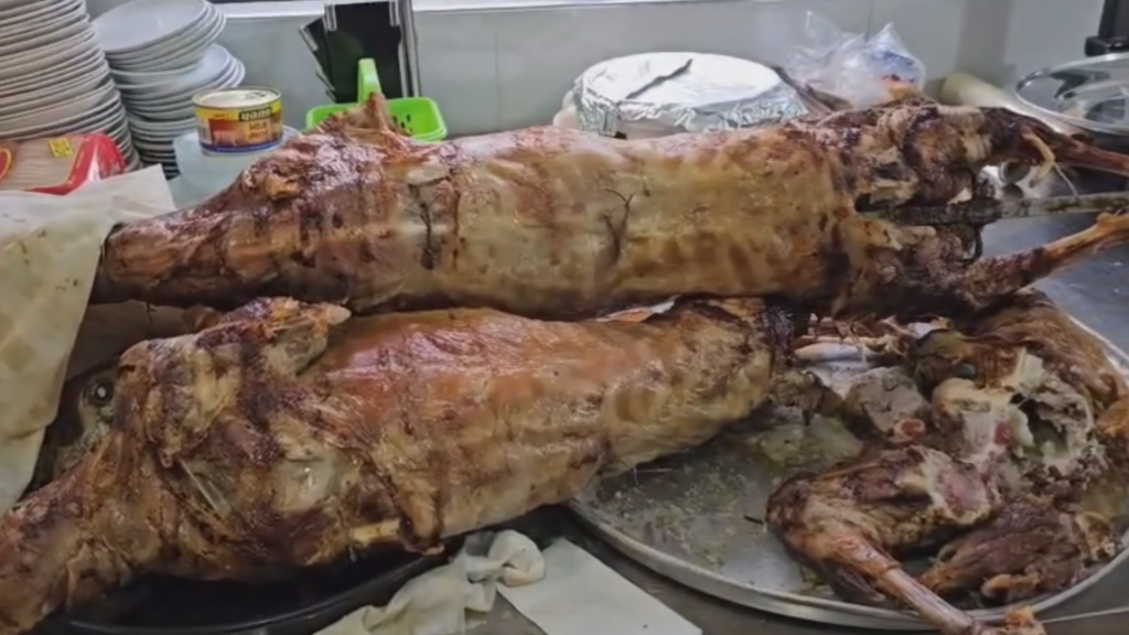 Gatimet tradicionale dhe mishi i pjekur mbeten ndër pasuritë më të vyera të zonës së Bogovës në Berat. Gatimet tradicionale dhe mishi i pjekur mbeten ndër pasuritë më të vyera të zonës së Bogovës në Berat.