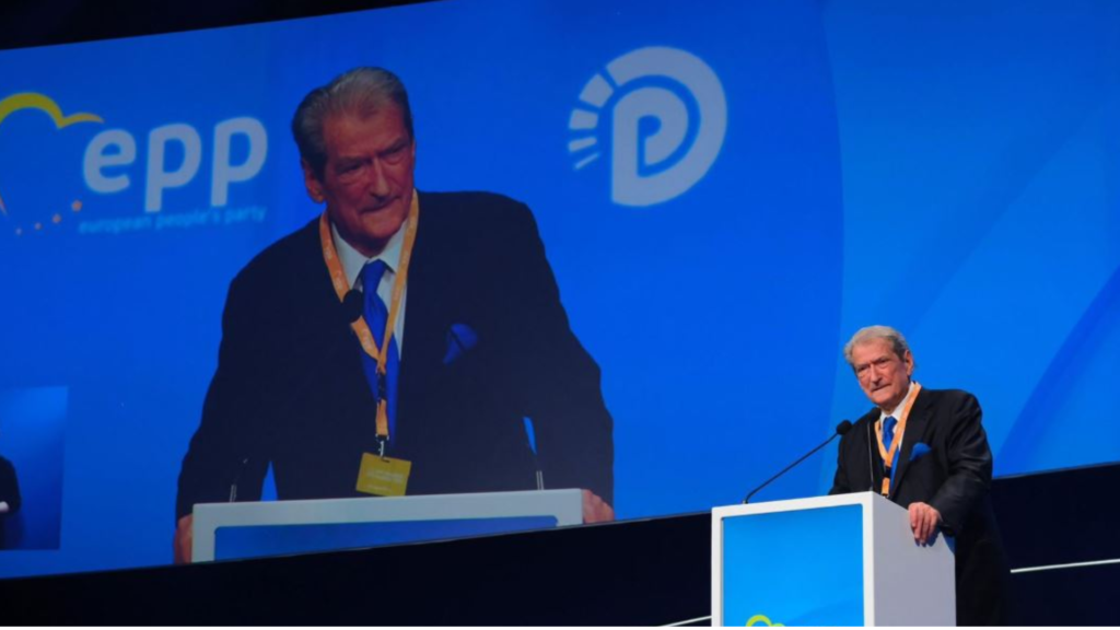 Berisha drejt Brukselit për 50-vjetorin e PPE, takime me liderë europianë në axhendë