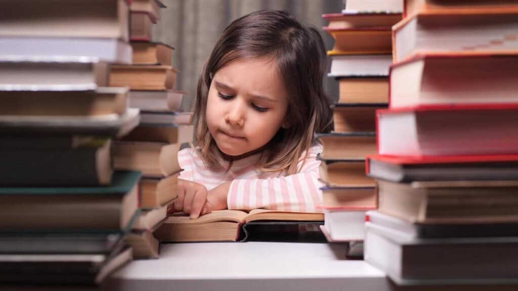 Fëmijët që nuk ishin në shkollë gjatë COVID-it po përballen me pasoja akademike