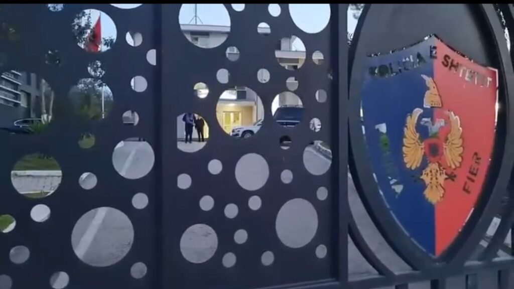 Efektivi i “Shqiponjave” ne Fier, i proceduar per droge . Prokuroria con dosjen ne gjykate me tre akuza per Brian Dëmën