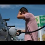 Çmimet mesatare të benzinës u rritën në 4.18 dollarë për galon të martën, sipas të dhënave të AAA-së, duke arritur nivelin e tyre më të lartë që nga ditët e para të luftës Rusi-Ukrainë në vitin 2022.