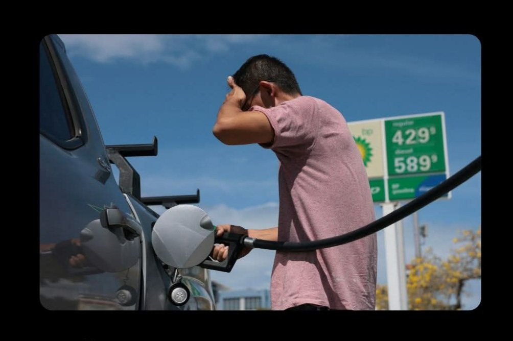 Çmimet mesatare të benzinës u rritën në 4.18 dollarë për galon të martën, sipas të dhënave të AAA-së, duke arritur nivelin e tyre më të lartë që nga ditët e para të luftës Rusi-Ukrainë në vitin 2022.