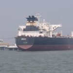 Reuters: Raportohen të shtëna me armë në Ngushticën e Hormuzit, goditen 2 anije tregtare.