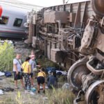 Qindra pasagjerë në bord/ Aksident hekurudhor në Rusi, 7 vagonë dalin nga shinat dhe përmbysen, dhjetëra të plagosur