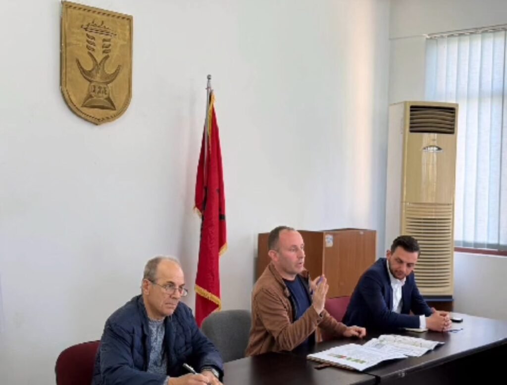 Kuçovë, bashkëbisedim me qytetarët për Paketën e Maleve!