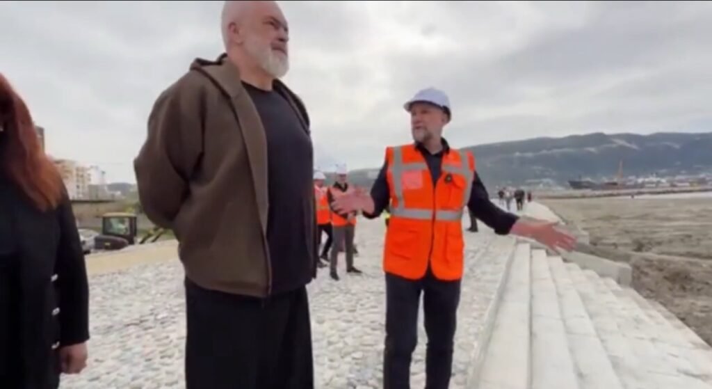 Kryeministri Edi Rama në Vlorë, inspekton punimet në ‘Lungomare 4’