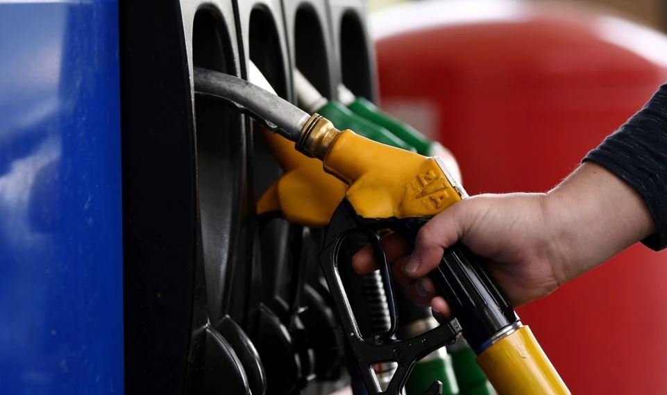 Rritet sërish nafta, Bordi i Transparencës publikon çmimet e reja, ja me sa do të shitet benzina dhe gazi.