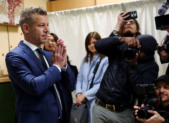 Zgjedhjet në Hungari/ Humb kryeministri Viktor Orban? Sondazhet e para nxjerrin fitues Péter Magyar të partisë opozitare “Tisza”.