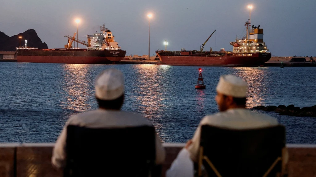 Irani rimbyll Ngushticën e Hormuzit për shkak të bllokadës amerikane.