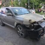 Përplasi automjetet e parkuara, i hoqi targen makinës dhe tentoi të arratisej, arrestohet shoferi në Fier.