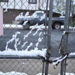 Stuhia e dëborës godet Koloradon, mbyllen shkollat ​​dhe bllokohet trafiku.
