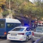 Zbardhet ngjarja në Tiranë! Plagosi aksidentalisht me armë shokun, arrestohet 19-vjeçari. Pas hekurave dhe dy të rinj pasi…