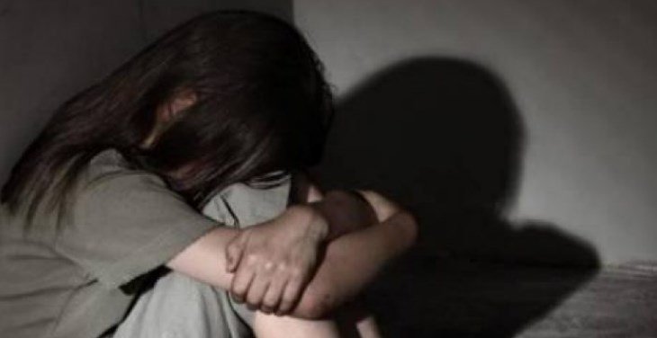 Skandal në Gjermani, pediatri akuzohet për 130 raste abuzimi seksual me fëmijë.