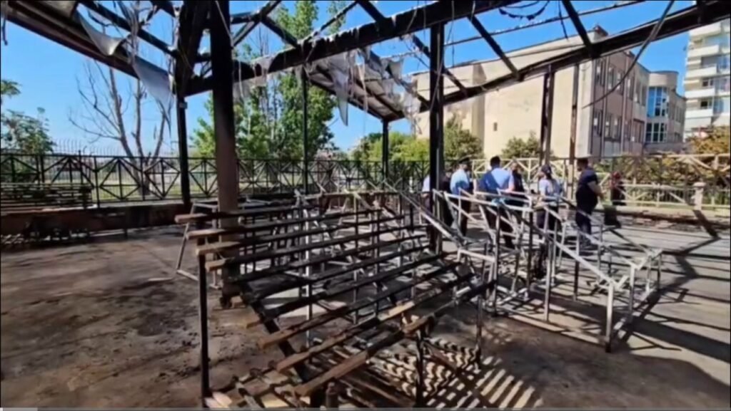 LUSHNJË – Nis rehabilitimi i tregut të fruta-perimeve pas zjarrit !