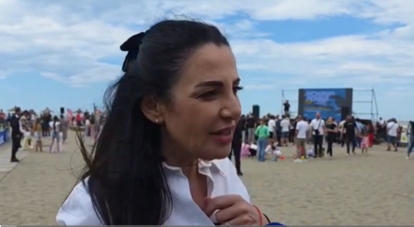 Fieri ka çelur zyrtarisht sezonin turistik me një festë spektakolare në bregdetin e Darëzezës.