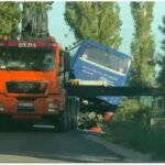 Autobusi del nga rruga në Shëngjin dhe përfundon në kanal