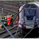 Një makinist treni ka vdekur pasi dy shërbime treni u përplasën në zonën e Bedfordit të Mbretërisë së Bashkuar të premten, në atë që është shpallur një incident i rëndë.Hekurudha East Midlands (EMR) tha se linja e saj e orës 16:40 nga Corby për në Londër St Pancras u përplas me linjën e orës 15:50 nga Nottingham për në Londër St Pancras në Bedford South.