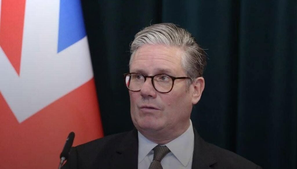 Kryeministri britanik pritet të dorëhiqet të hënën, dy vjet pasi fitoi thellë zgjedhjet