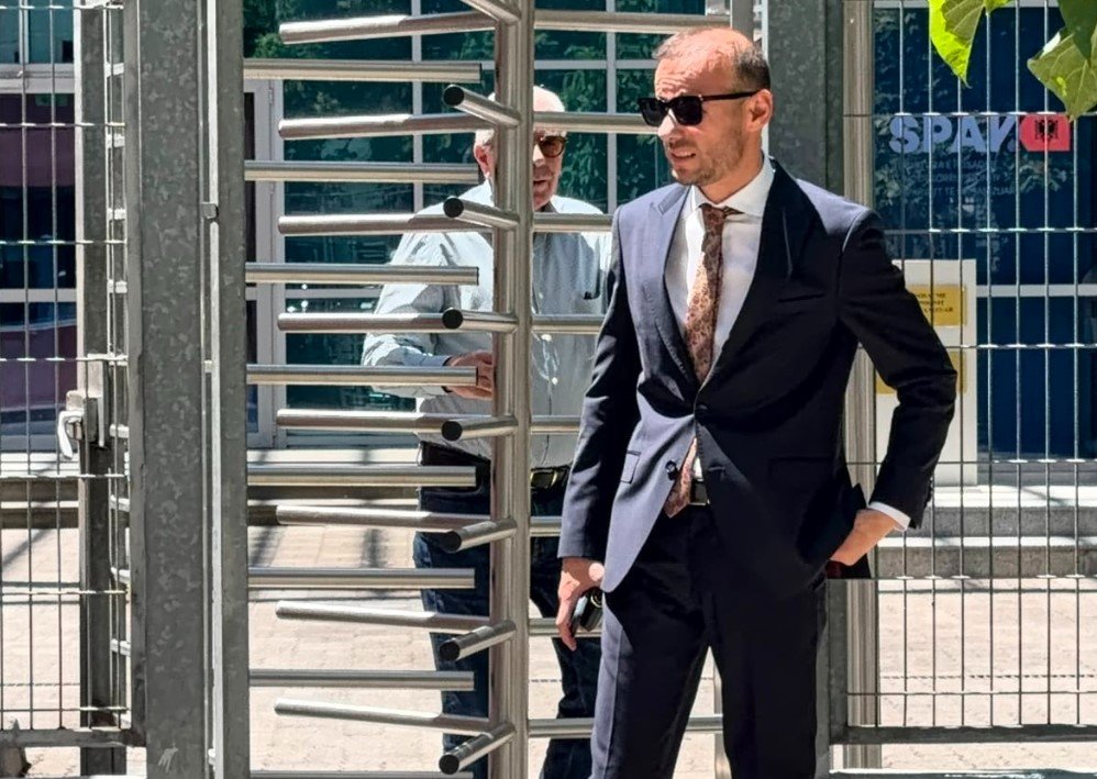 Biznesmeni Pandeli Carapuli zyrtarisht nën hetim për pastrim parash. SPAK i komunikon akuzën.