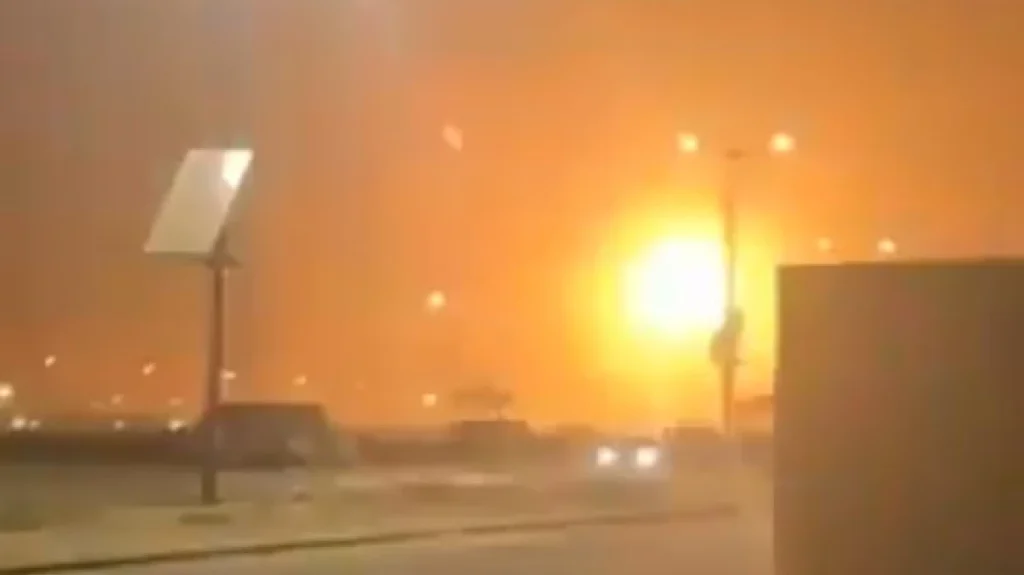 Dronët iranianë godasin aeroportin e Kuvajtit, raportohet për të lënduar. Pezullohen fluturimet.