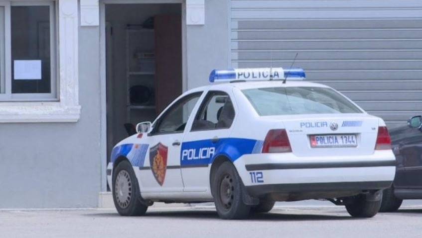 Kapet në Ksamil “Vis Korçari”, përplasi makinat e policisë gjatë tentativës për arratisje