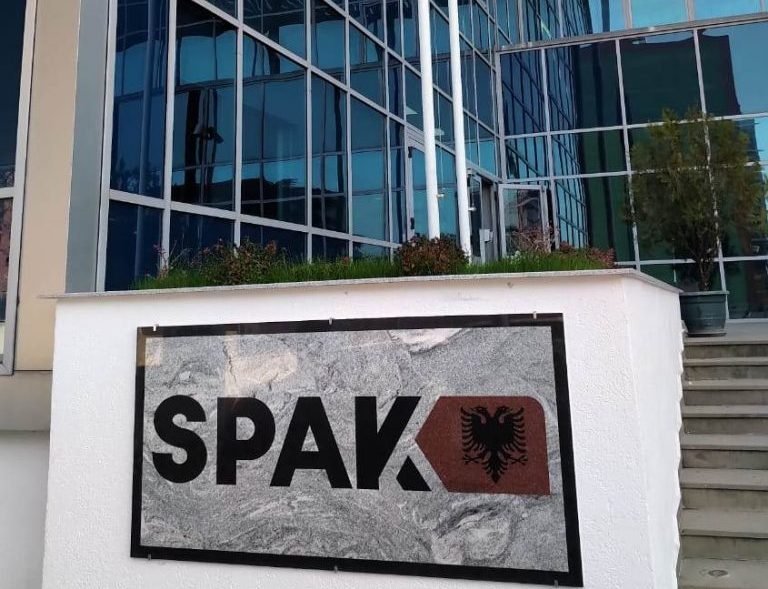 SPAK godet një tjetër grup të trafikut të drogës, ekzekutohen urdhër-arreste! Sekuestrohen 150 mln euro pasuri