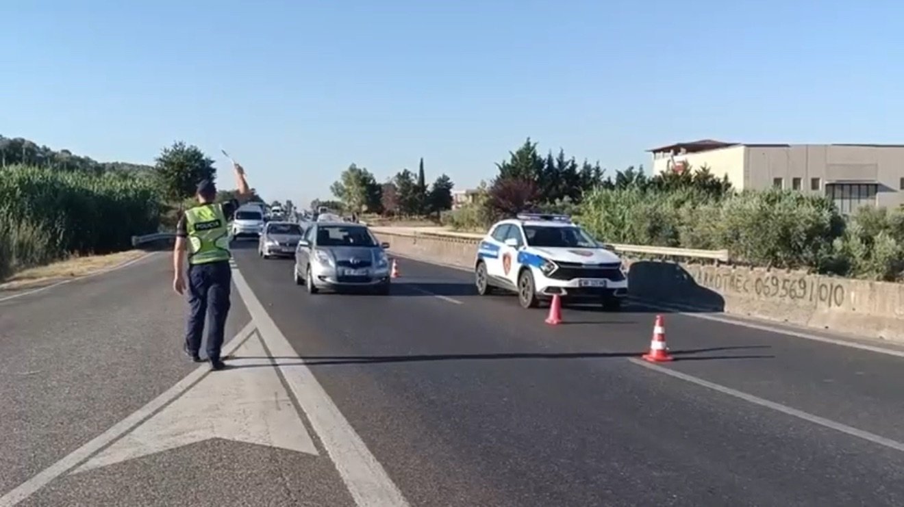 Aksident i rëndë në autostradën Lushnje Rrogozhinë në fshatin zhamë- sektor.