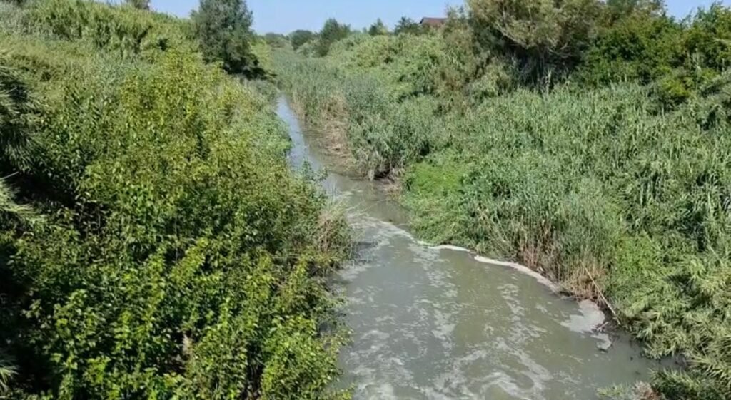 Urat e Myzeqese, lidhjet mes fshatrave qe shmangin rruget kryesore ende ne perdorim por nevojitet restaurim Urat e Myzeqese, lidhjet mes fshatrave qe shmangin rruget kryesore ende ne perdorim por nevojitet restaurim