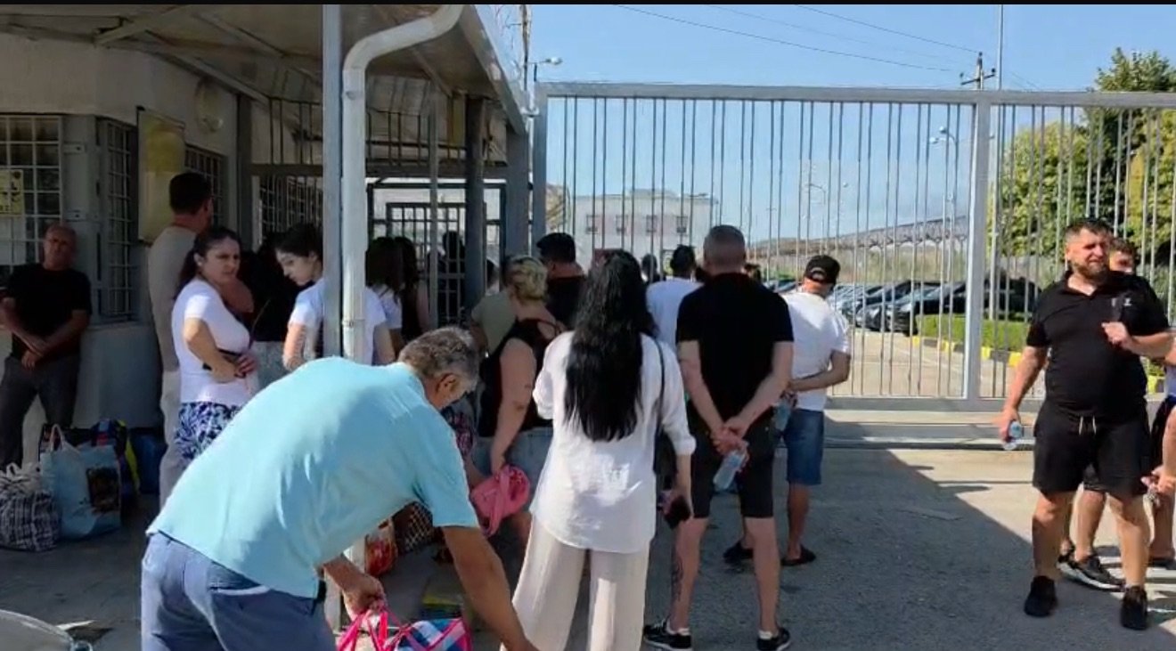 Amnistia penale në IEVP Fier, lirohen 104 të dënuar dhe 210 të tjerë përfitojnë ulje dënimi