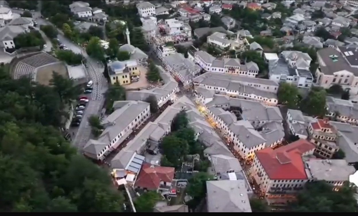 Gjirokastra feston 21-vjetorin në UNESCO, qyteti i gurit kremton historinë, kulturën dhe trashëgiminë.