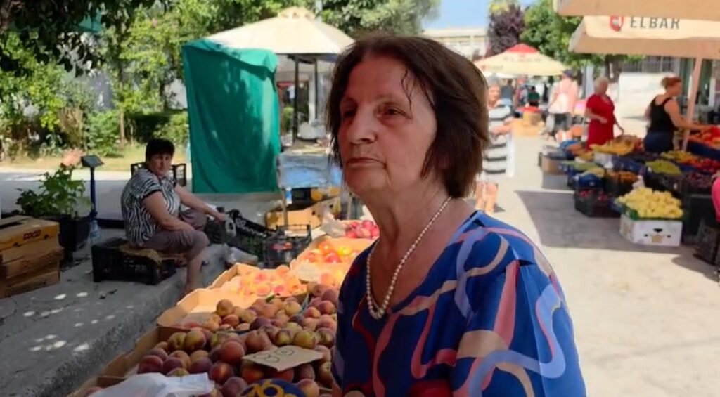 Fier, superprodhim i perimeve te fushës, bien çmimet