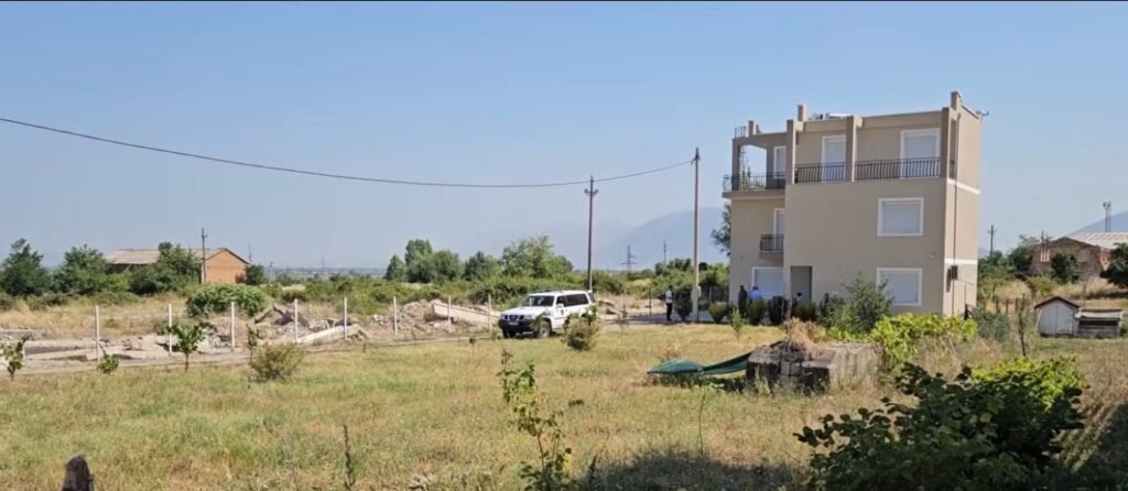 Irakli çinoku 66-vjeç në Korçë u gjet sot nga policia i pajetë ne automjet!