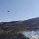 Vijon zjarri në Bregas dhe Shelegar/ Banorët bashkohen me forcat zjarrfikëse për shuarjen e flakëve.