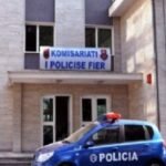 Plagosje në Lushnje, 60-vjeçari godet kushëririn me thikë