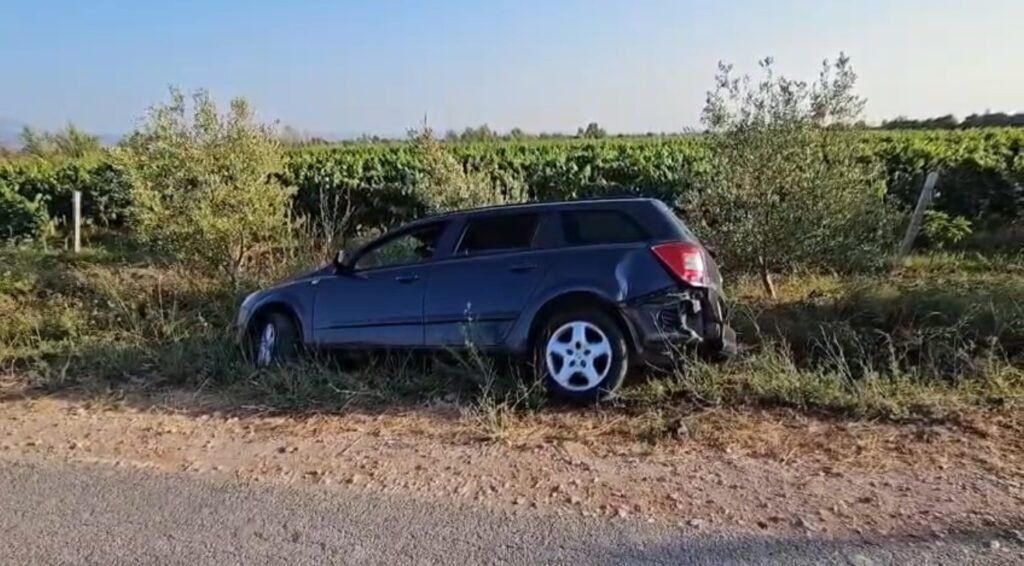 Aksident në aksin Rrupaj–Toshkëz, dy të plagosur. Një automjet përfundon në kanal