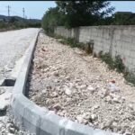 Punimet për rikonstruksionin e segmentit rrugor në lagjen e komunitetit rom në qytetin e Fierit kanë hyrë në fazën përfundimtare.