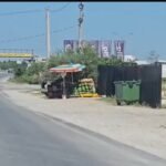 Tregtia buzë asfaltit, rrezik në aksin Lushnjë–Rrogozhinë.